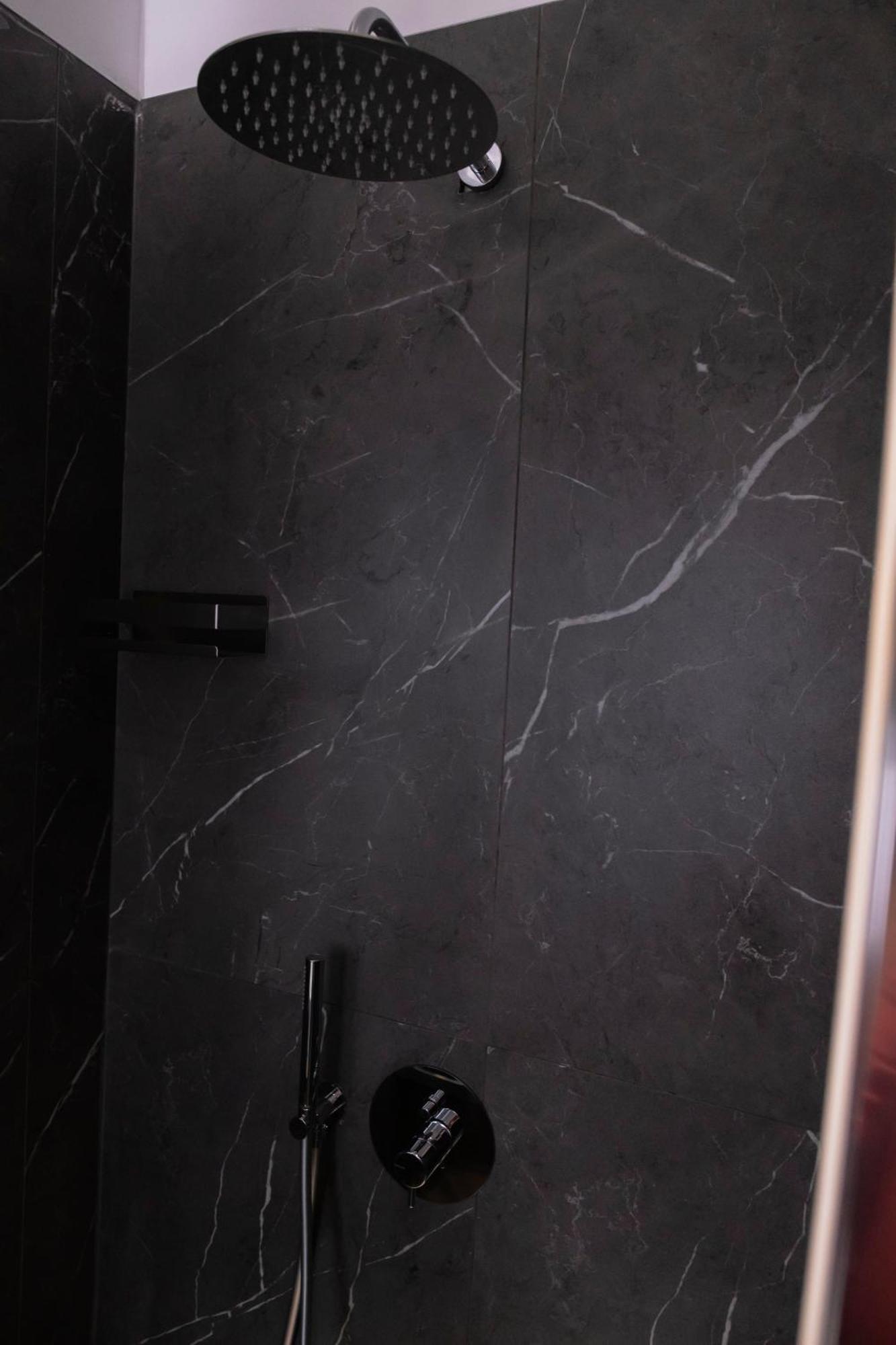 Barneys Design Apartment Taranto Exteriör bild