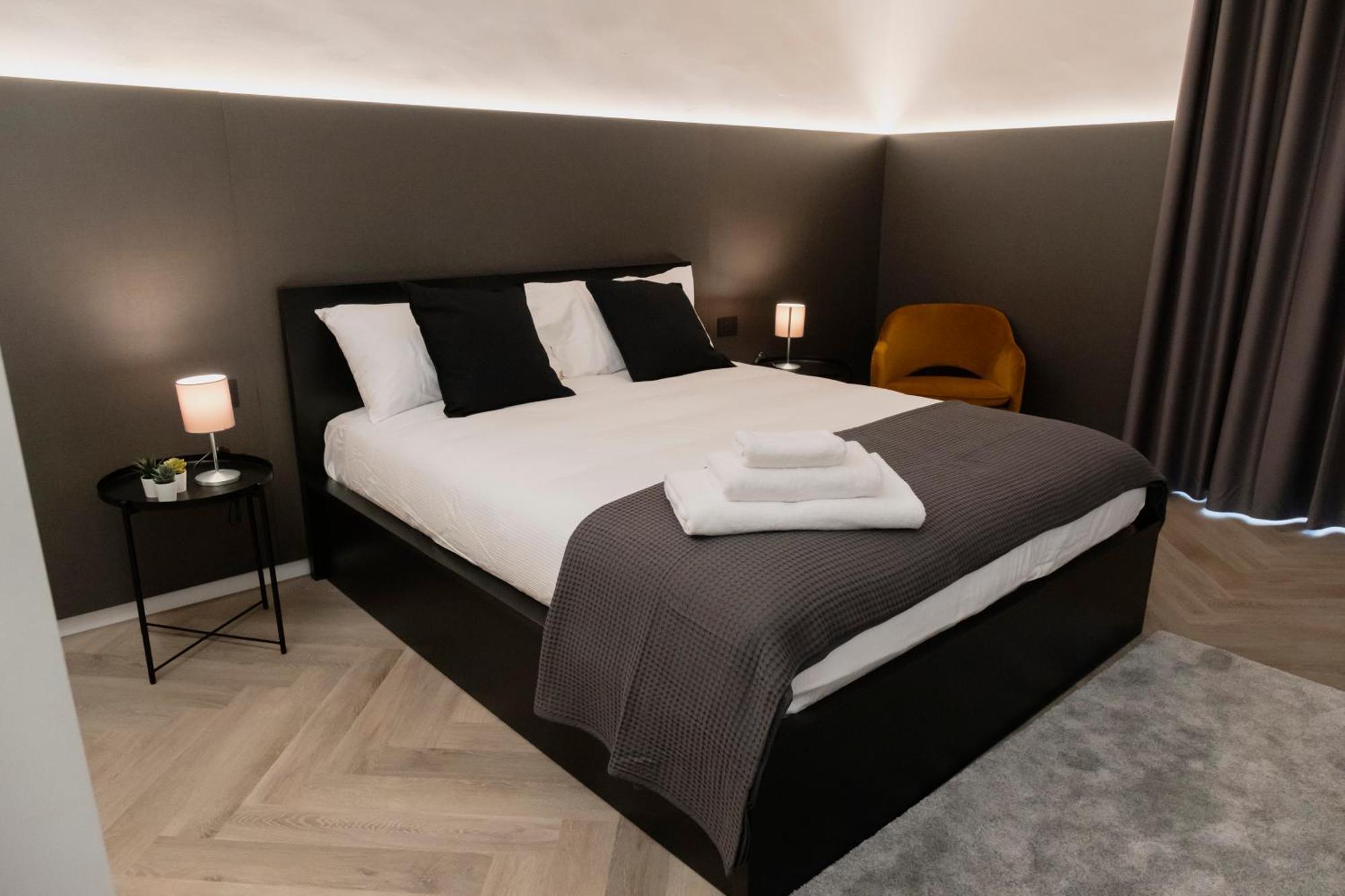 Barneys Design Apartment Taranto Exteriör bild